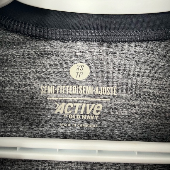 Old Navy Long Sleeve Active Top (Size XS) - Picture 5 of 8
